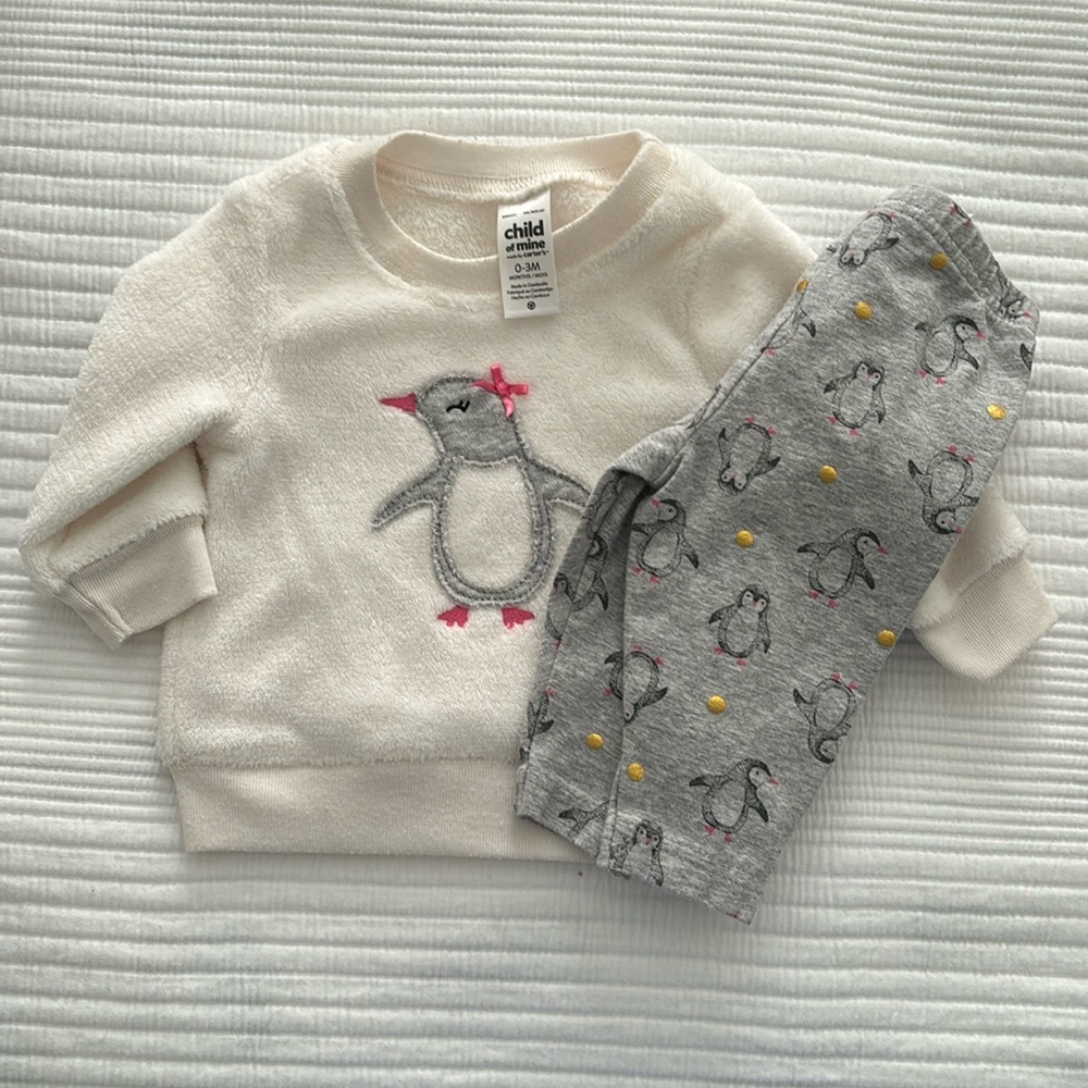 Carter’s baby girl 0-3 penguin pants set